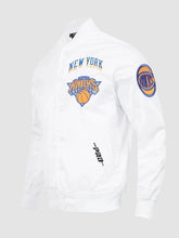 Mens New York Knicks Pro Standard White 202425 City Edition Chenille Satin Full Snap Jacket